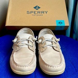 Clean Sperry Angelfish women’s Top Sider boat shoes size 9. Tan and gold